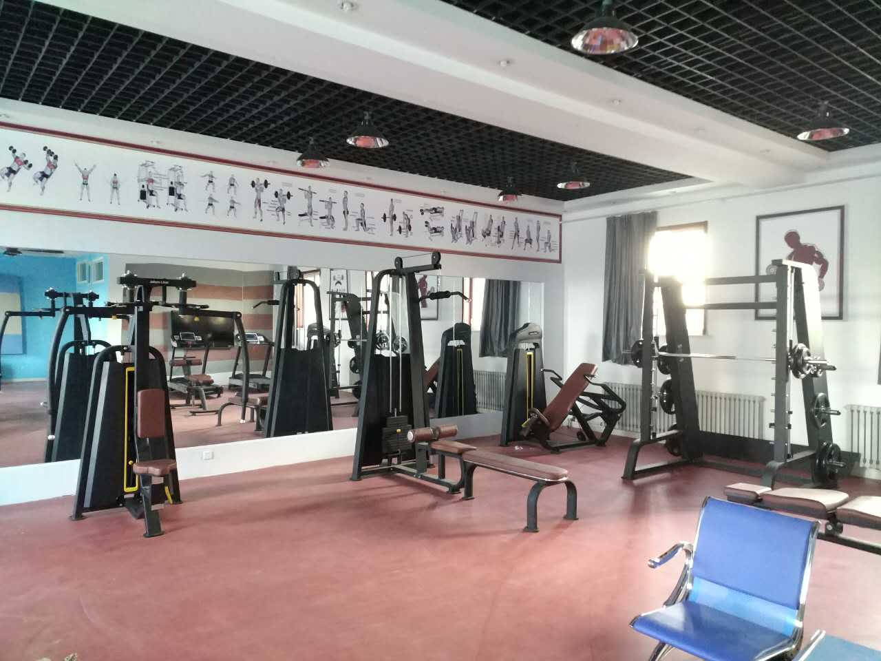 健身房器械