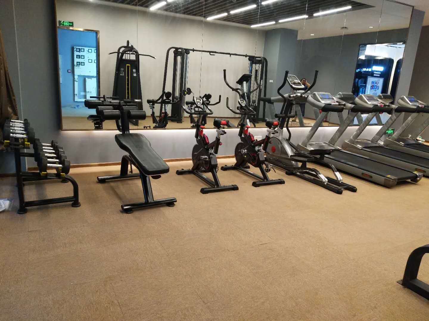湖南常德碧桂园凤凰酒店健身房图片 泡芙视频官网下载免费酒店健身器材厂家直供