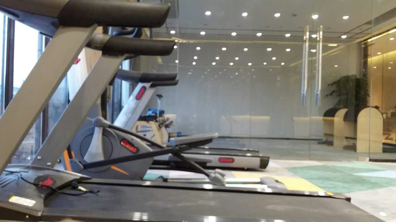 湖南怀化洪江碧桂园凤凰酒店健身器材图 泡芙视频官网下载免费酒店健身房案例
