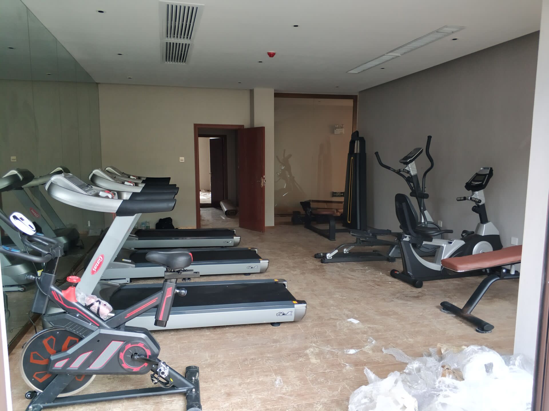 湖南衡阳蒸湘杰辉碧桂园健身房图片  泡芙视频官网下载免费地产健身器械案例